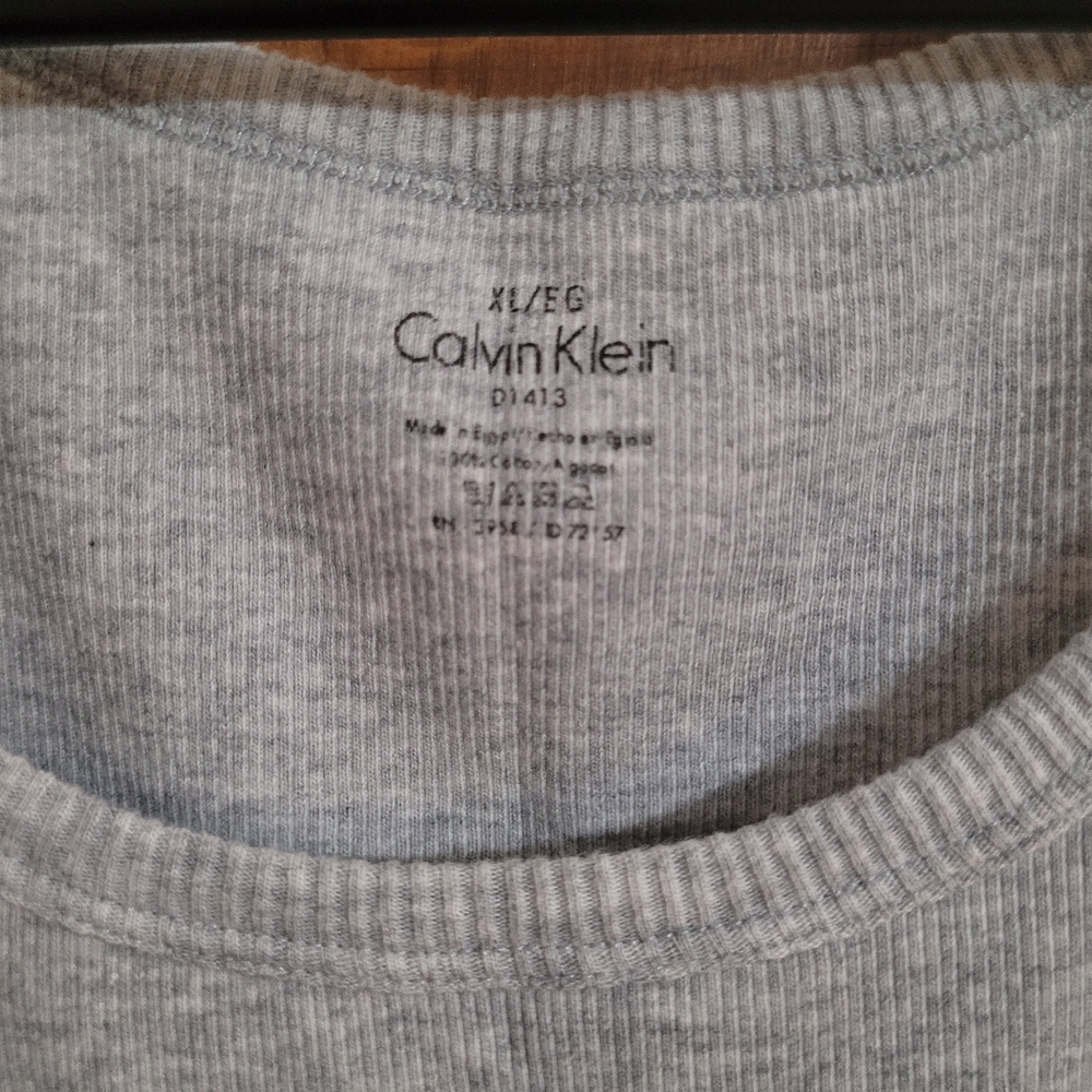 Calvin Klein Ribbed Tank~ - Picture 4 of 6